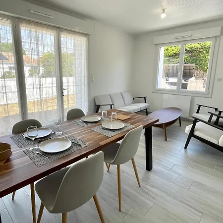 Hébergement de vacances Maison Rénovée Avec Wifi, 700m De La - 4 Couchages - Fr-1-231-341