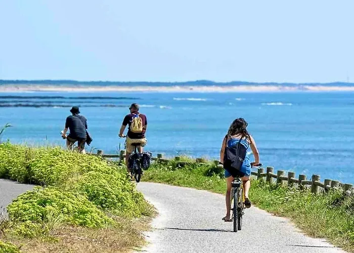 Maison Rénovée Avec Wifi, 700m De La - 4 Couchages - Fr-1-231-341 *