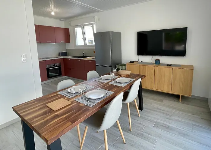 Hébergement de vacances Maison Rénovée Avec Wifi, 700m De La - 4 Couchages - Fr-1-231-341 *